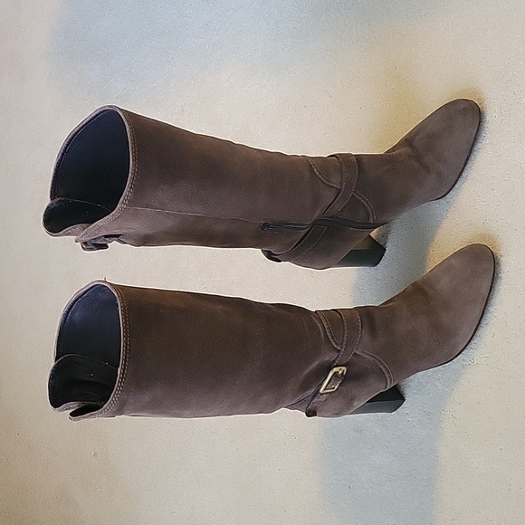 Coach Size 7 Brown Suade Boots - Picture 8 of 10